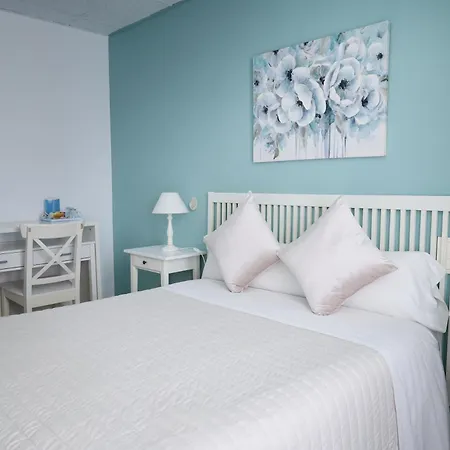 Kaia Guest house 3*